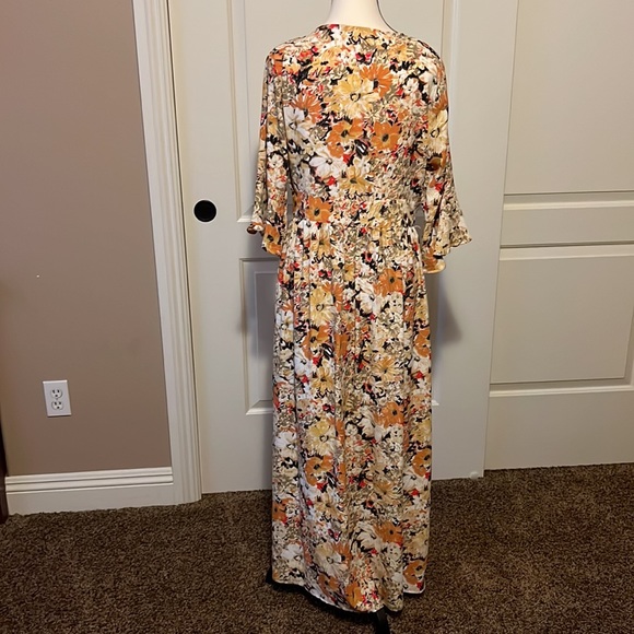 Dress - Picture 6 of 6